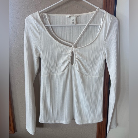 🆕💖H&M White Ribbed Long-Sleeve - Picture 4 of 8